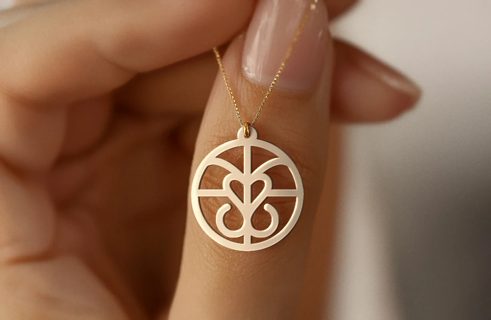 Diseñado para ti | Collar con Monograma a Medida